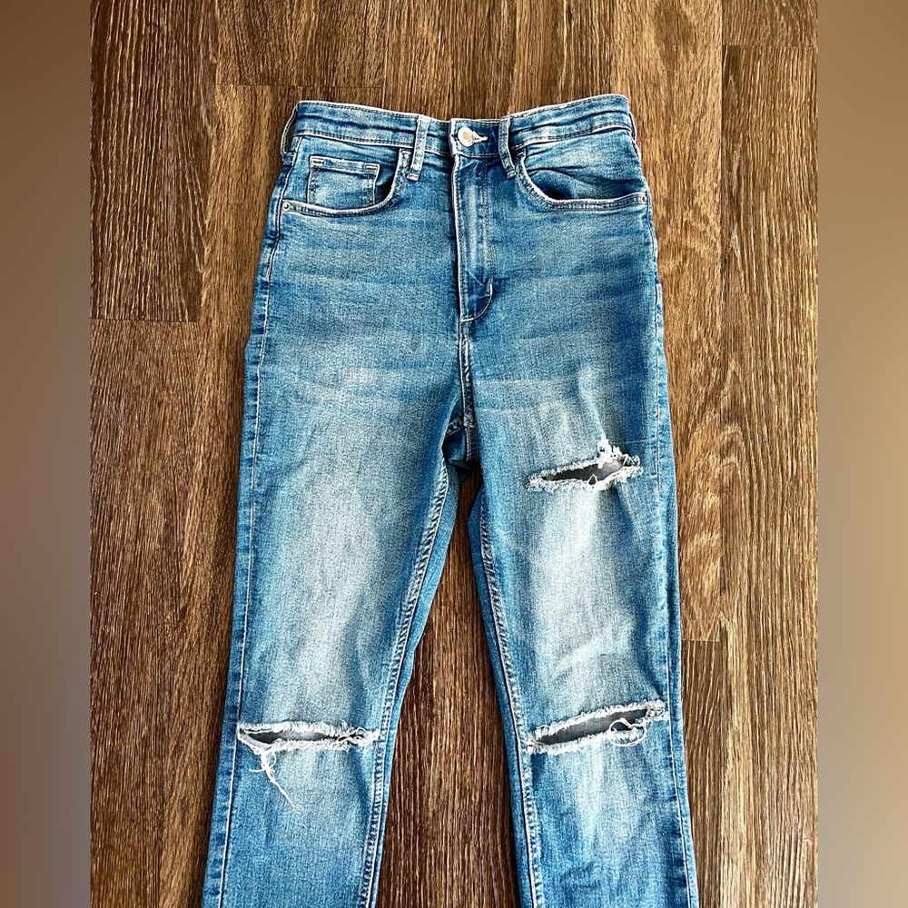 H&M distressed jeans - Picture 2 of 7